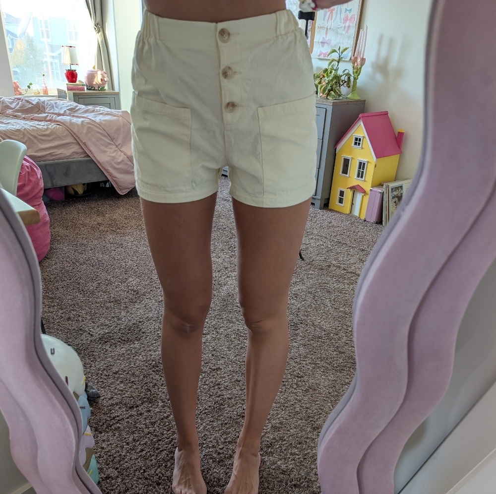 Women's Cream High Waisted Shorts Size 6